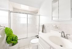 Others 2 Modern Luxury Home w GameRoom & Parking