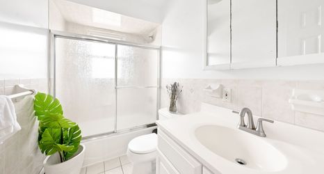 Others 2 Modern Luxury Home w GameRoom & Parking