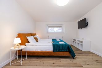 Others 4 ShortStayPoland Zelazna B146