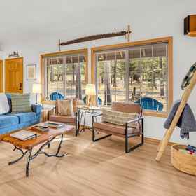 Primary image1Rager Mountain - Unit 10,熔岩地游客中心飯店