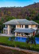 Ảnh chính Luxury Mansion On Golf Course - BMG5