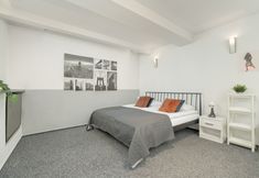 Others 2 Apartament Przyszłości Kraków by Renters