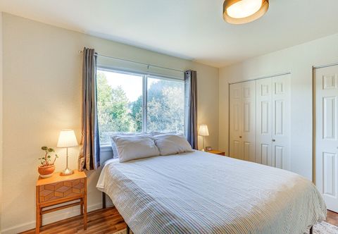 Others Airy Fortuna Apartment With Deck!