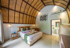 Others 3 Riverside Retreat