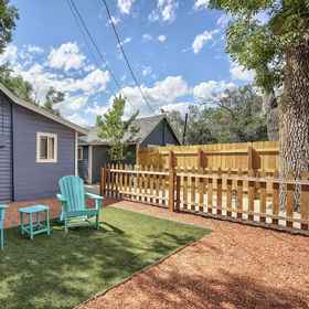 Primary image 1 半品酒店, 彼得森空军基地 酒店