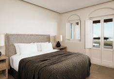 Others 6 NĒRO Light-Filled Suites