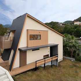 Primary image 1 Hako Reiro, Yugawara Town Tourist Information Center in front of the station Hotels