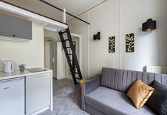 Others 4 Sienna Modern Studio by Renters