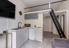 Others 6 Sienna Modern Studio by Renters