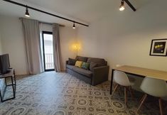 Others 6 Liceu Apartments by gaiarooms