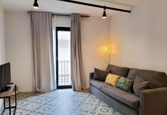 Others 7 Liceu Apartments by gaiarooms