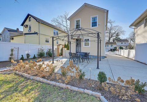 Others Charming Valley Stream Home: 24 Mi to Central Park