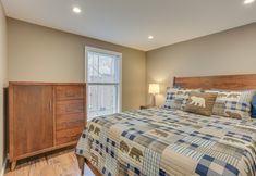 Others 6 Hike, Swim & Ski: Home w/ Deck in Lackawaxen