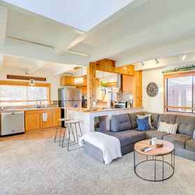 Primary image 1 Bend Home w/ Fire Pit, 4 Mi to High Desert Museum!, Pilot Butte State Park Hotels