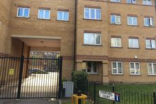 Others Skyline Haven Modern 2BR w/ Free Parking & 4kTV