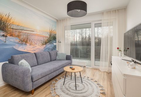 Others Coast Apartment With Balcony by Renters