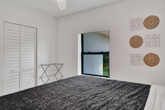 อื่นๆ 4 Monkey House