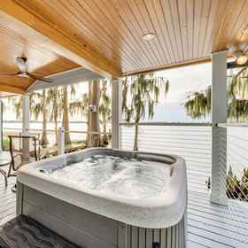 Primary image1Hot Tub & Fire Pit: Lakefront Home on Lake Eloise,佛罗里达乐高乐园飯店
