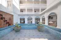 Khác Lanna Inthan Hotel & Spa