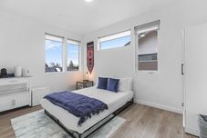 Khác Tides of Seasmoke Suite