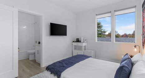 Khác 2 Tides of Seasmoke Suite