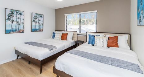 Others 2 The Sandpiper by Boutiq