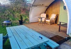 Others 7 Cosy 1 Bedroom Cabin- Moon Pod