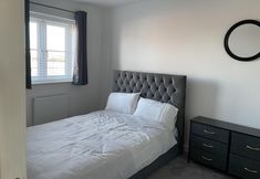 其他 5 Impeccable 3-bed House in Northampton