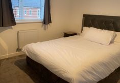 其他 3 Impeccable 3-bed House in Northampton