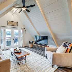 Interior1貝靈厄姆時尚家庭住宅,享有湖泊和山景!,贝灵厄姆铁路博物馆飯店