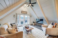 其他 Stylish Bellingham Home w/ Lake + Mountain Views!