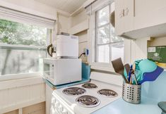 Others 6 Sunny Treasure Island Bungalow, 200 Steps to Beach