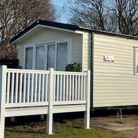 Primary image 1 Impeccable 3-bed Caravan in Clacton-on-sea, Gamma Cottage Hotels