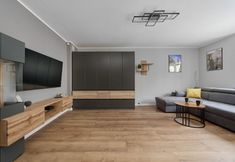 Others 6 Modern Kotsisa Apartment by Renters