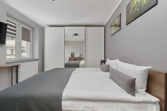 Others 4 Modern Kotsisa Apartment by Renters