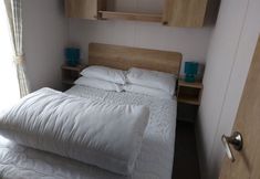 Lainnya 5 208 Unity Beach 6 Berth enc Garden no Pets