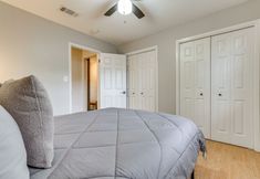 Khác 2 Pensacola Home w/ Private Yard: 7 Mi to Downtown!