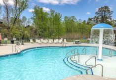 其他 3 Sleepy Bear Getaway 1 Bedroom Condo by RedAwning