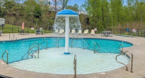 其他 2 Sleepy Bear Getaway 1 Bedroom Condo by RedAwning