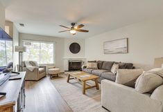 Others 4 Sunny Oceanside Home w/ Patio, 5 Mi to Downtown!