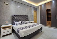 Others 6 Exquisite 3bed 3bath Lake View Home in Entebbe