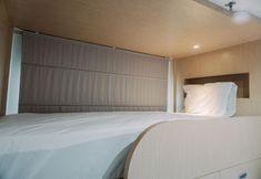 Lainnya 5 Stunning And Spacious 2Br Green Bay Condominium Apartment