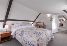 기타 6 West House Farm