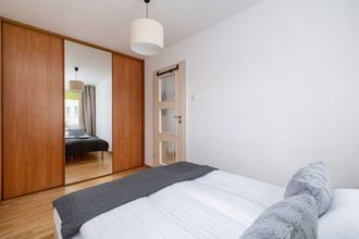 其他 4 Grey Apartment in Katowice by Renters