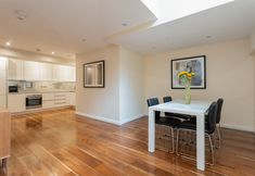 Others 5 Beautiful 2-bed Apartment in London