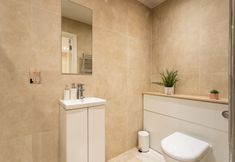 Others 7 Beautiful 2-bed Apartment in London