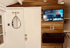 Khác 6 Beautiful Cosy Garden Cabin, 5min Walk to Beach
