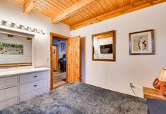 其他 7 Riverfront A-frame Cabin in Troy w/ Pool & Dock!