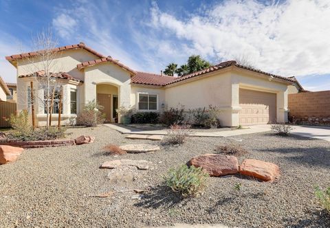 Others Spacious Las Vegas Home w/ Private Pool + Hot Tub
