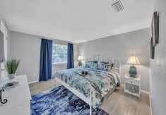 Others 3 Serenity Retreat: Charming Home Near Attractions! 3 Bedroom Home by RedAwning